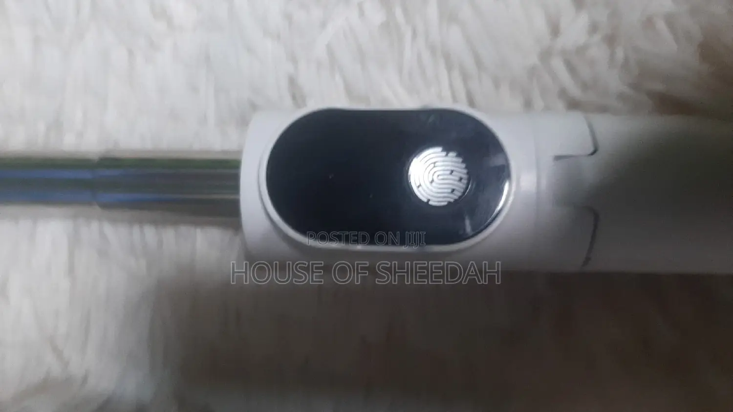 Multifunctional Wireless Bluetooth Selfie Stick With Light