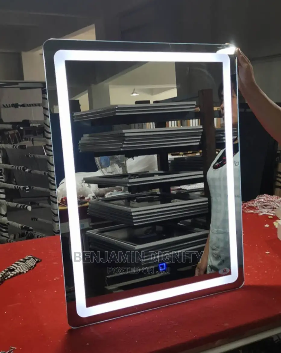 Mirror With Light