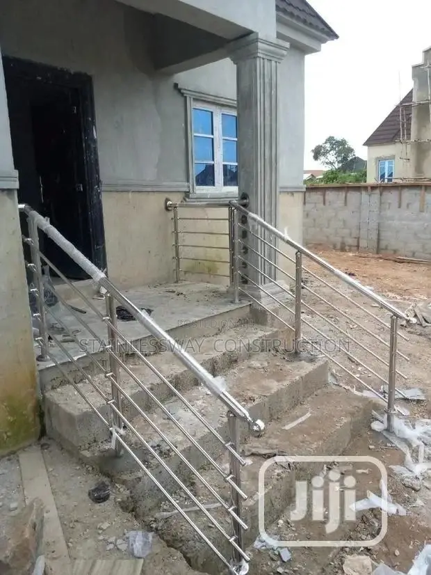 Entrance Handrail Design