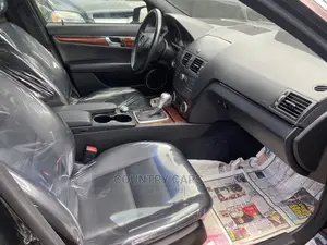 Mercedes-Benz C300 2011 Black
