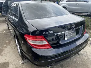 Mercedes-Benz C300 2011 Black