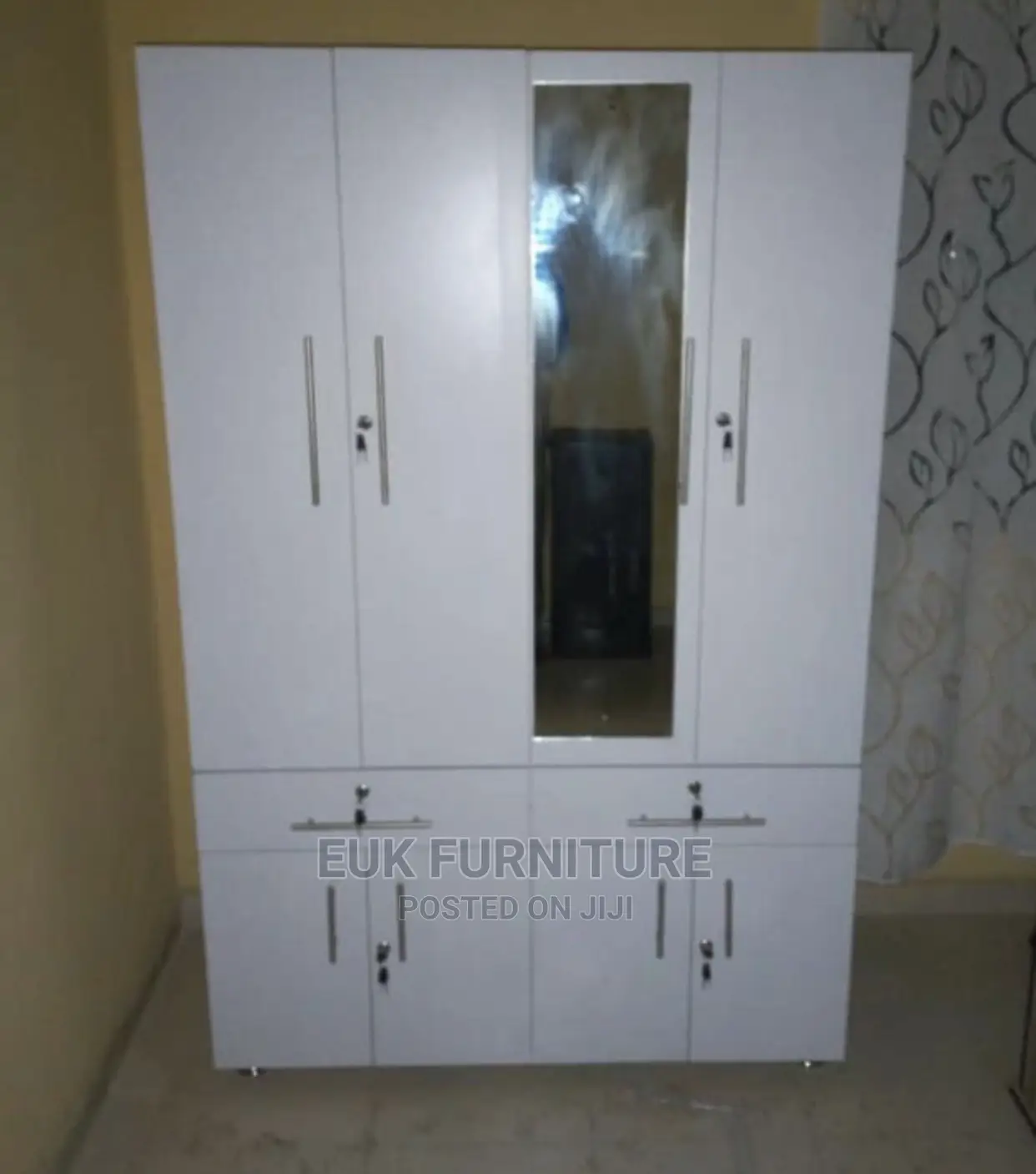 Unique 4ft by 6ft Wardrobe With Glass