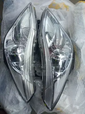 Hyundai Azera 2012 Headlights
