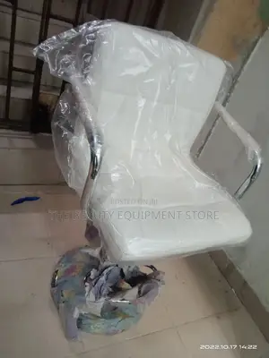 Make Up Chair 001