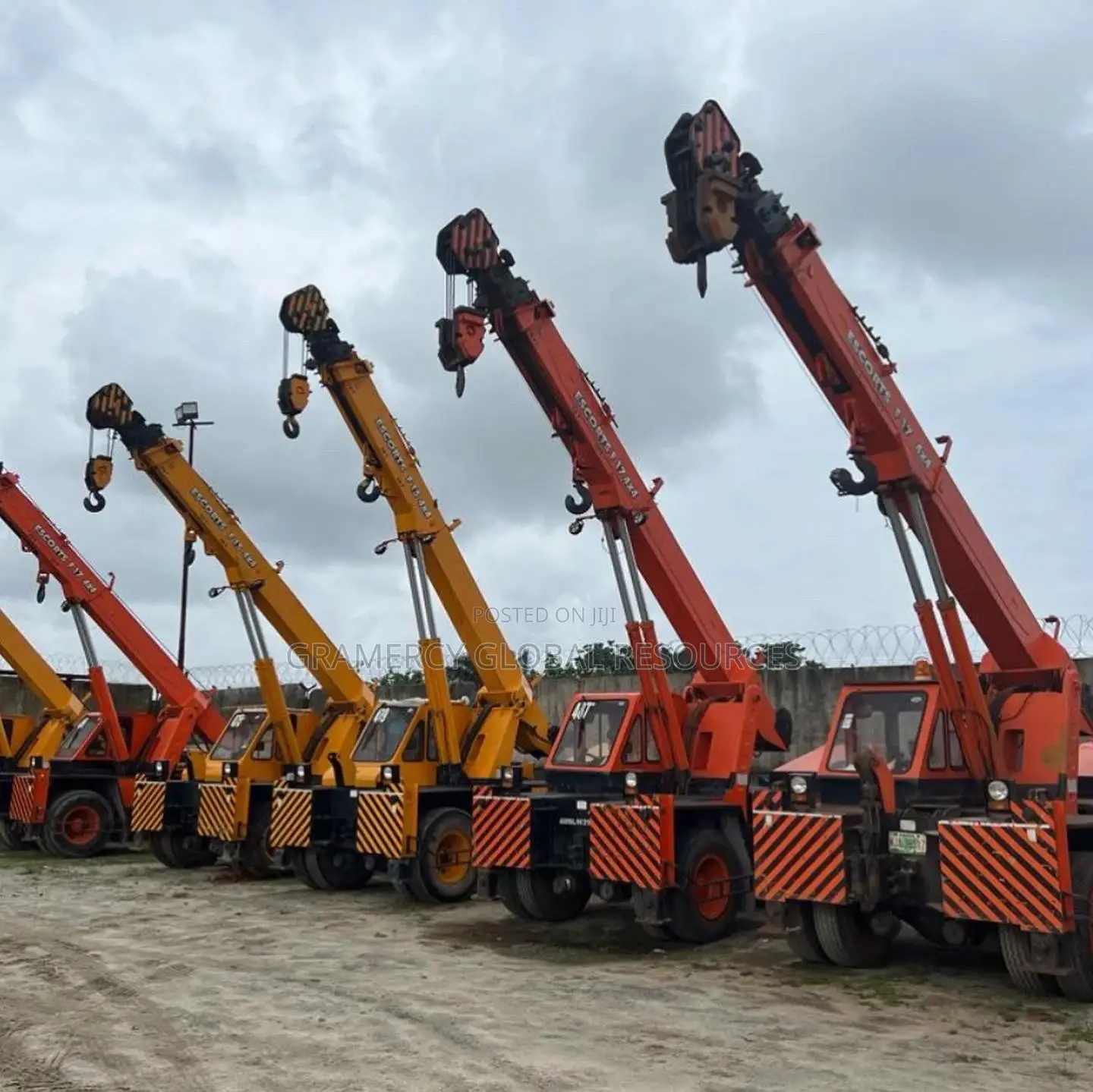 Mobile Crane Forklift and Wheel Loader Machines for Hire