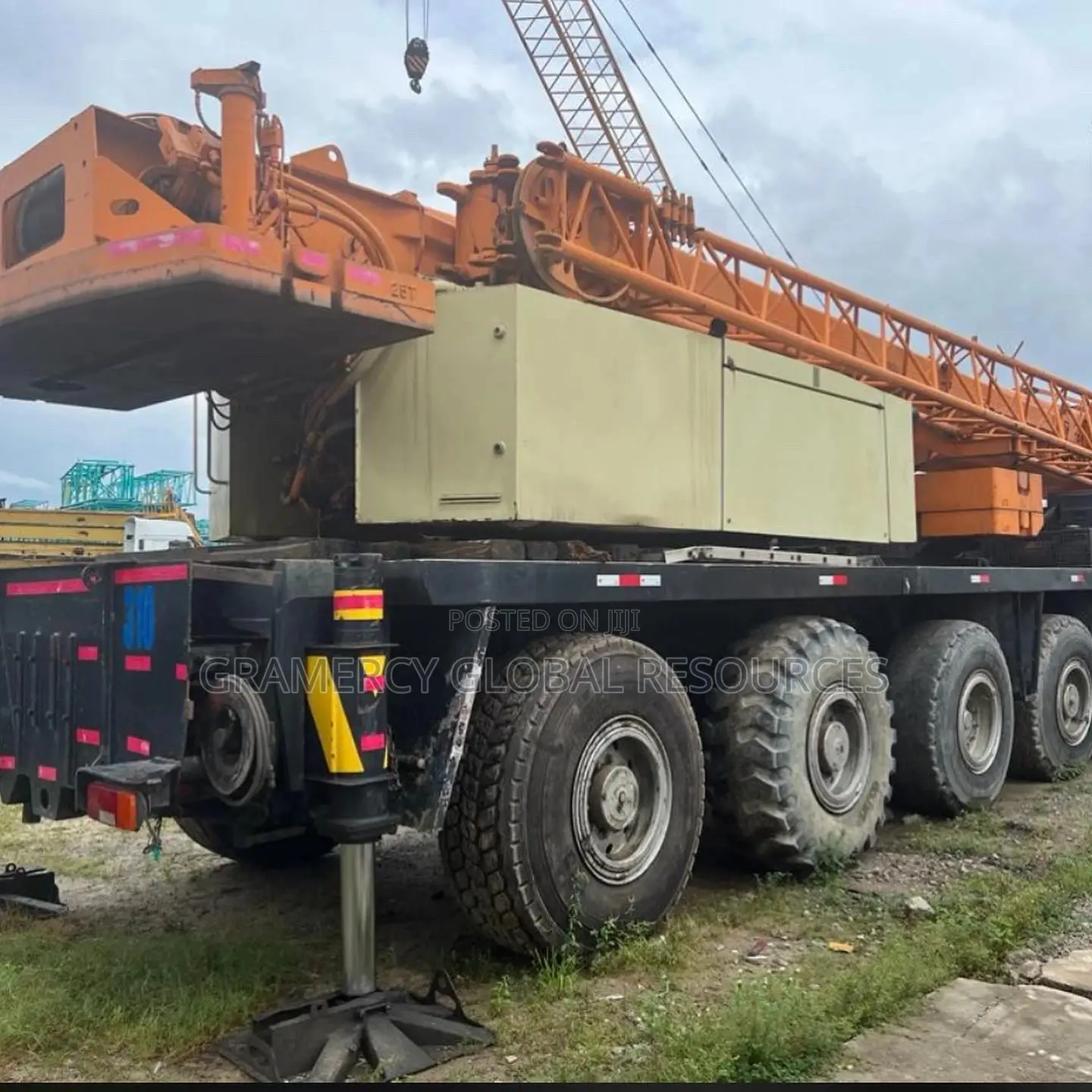 Mobile Crane Forklift and Wheel Loader Machines for Hire