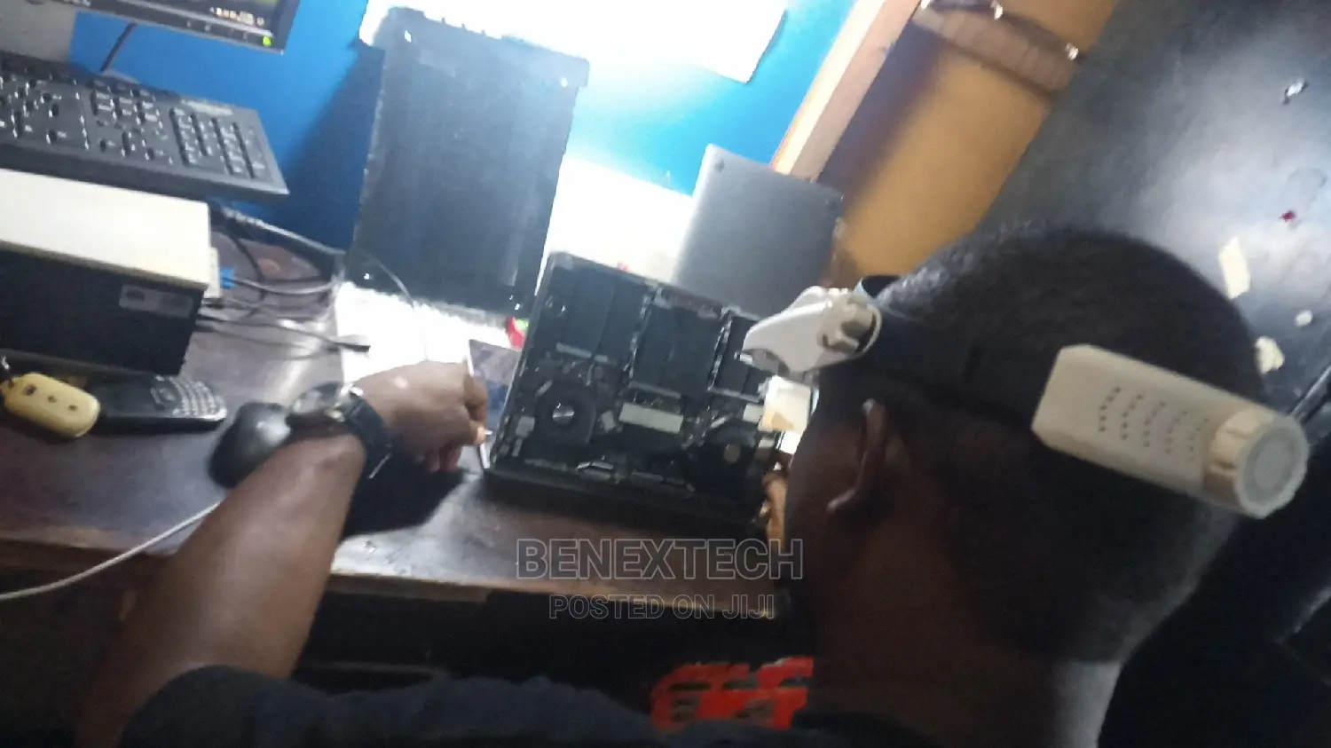Computers and Smartphones Repair Services