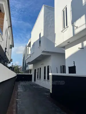 5bdrm Duplex in Agungi for sale