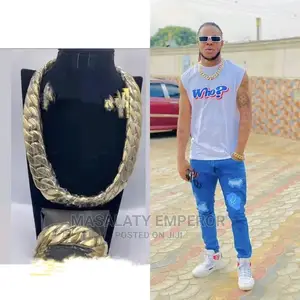 Unique Chains and Pendant