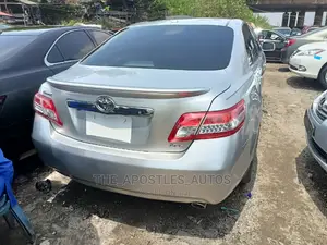 Toyota Camry 2010 Silver