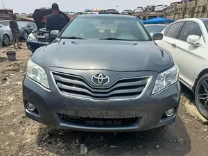 Toyota Camry 2011 Gray