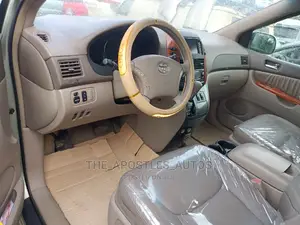 Toyota Sienna XLE 2008 Green