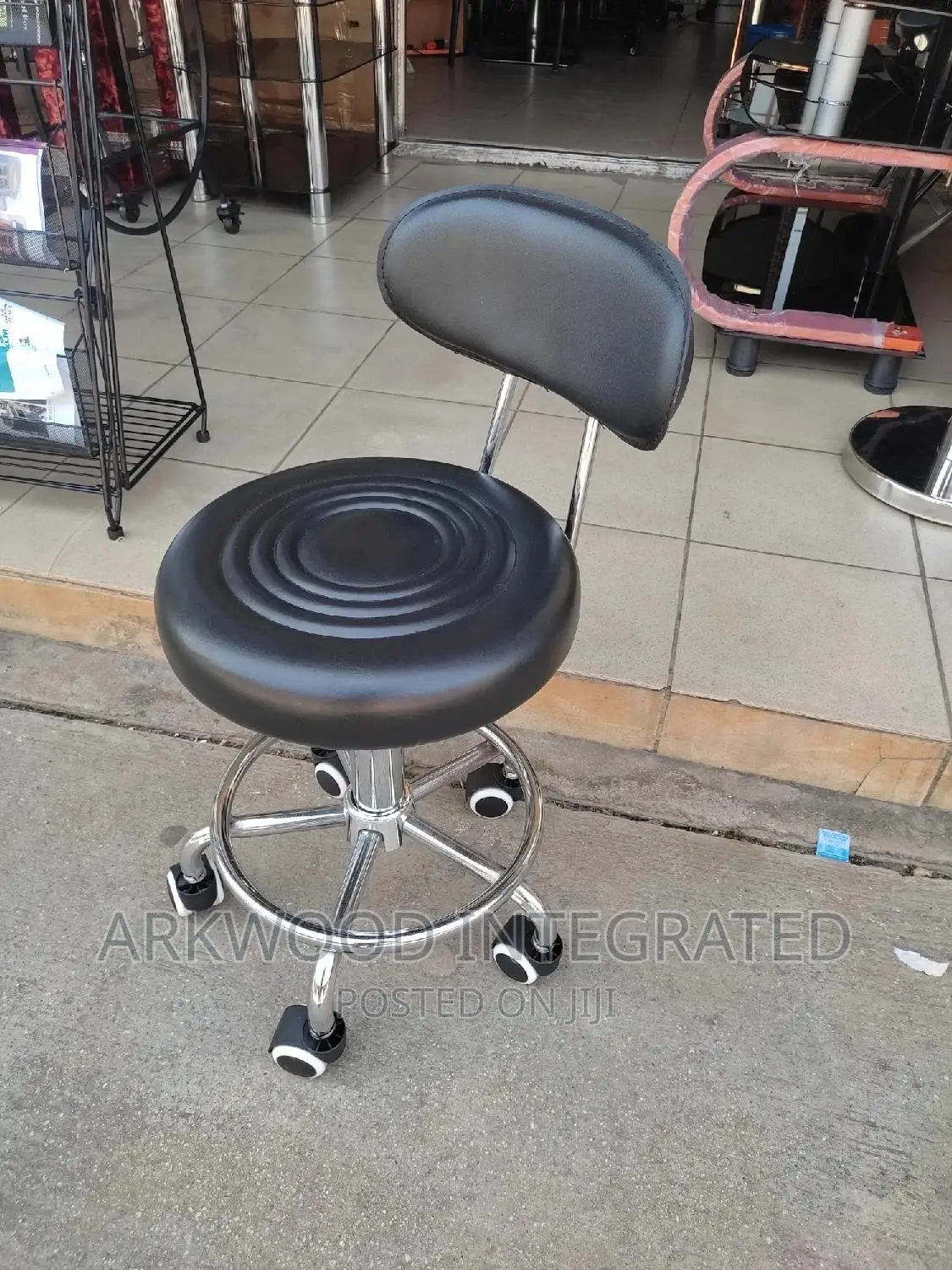 Pedicure/Saloon Chair