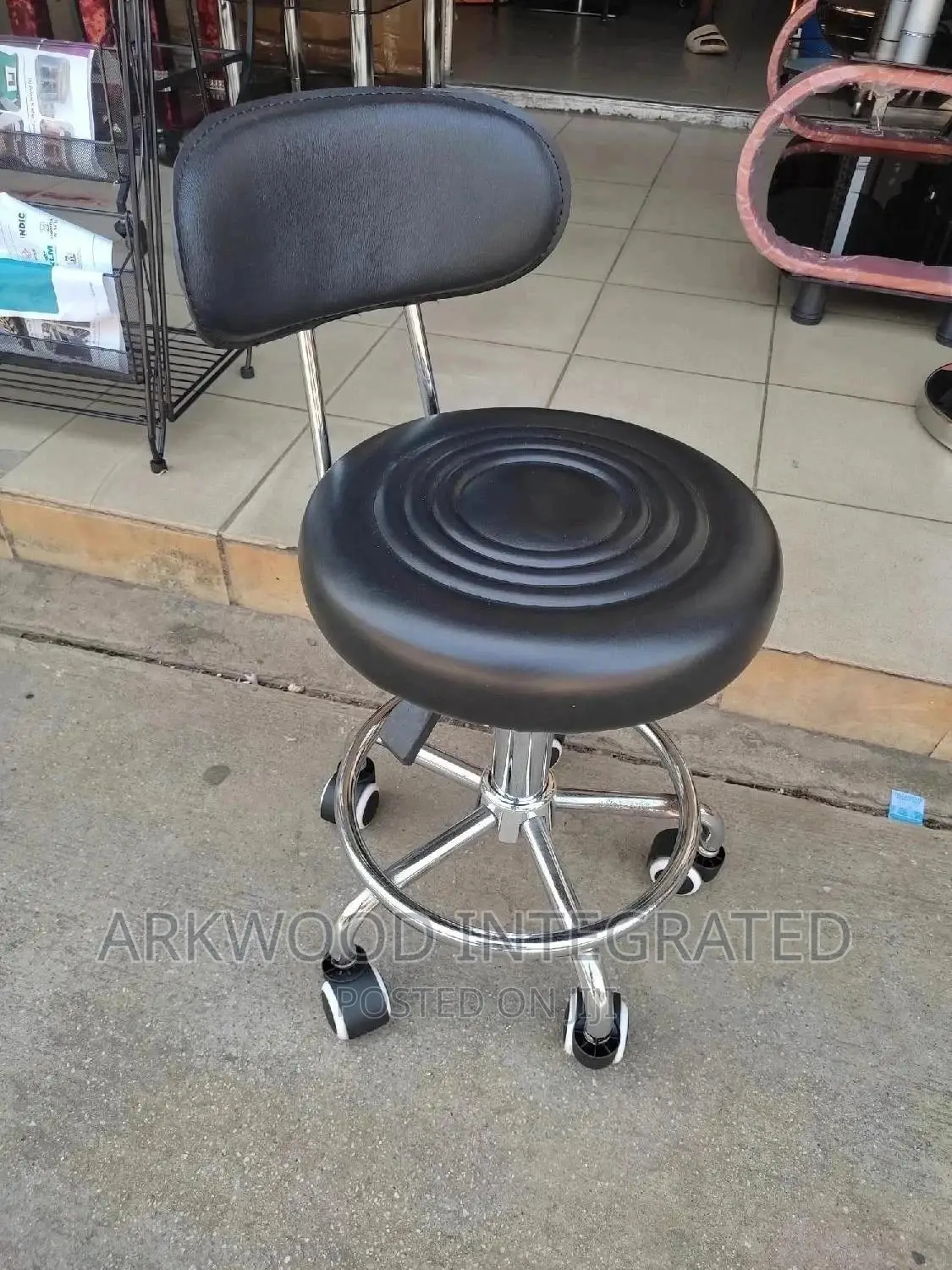 Pedicure/Saloon Chair