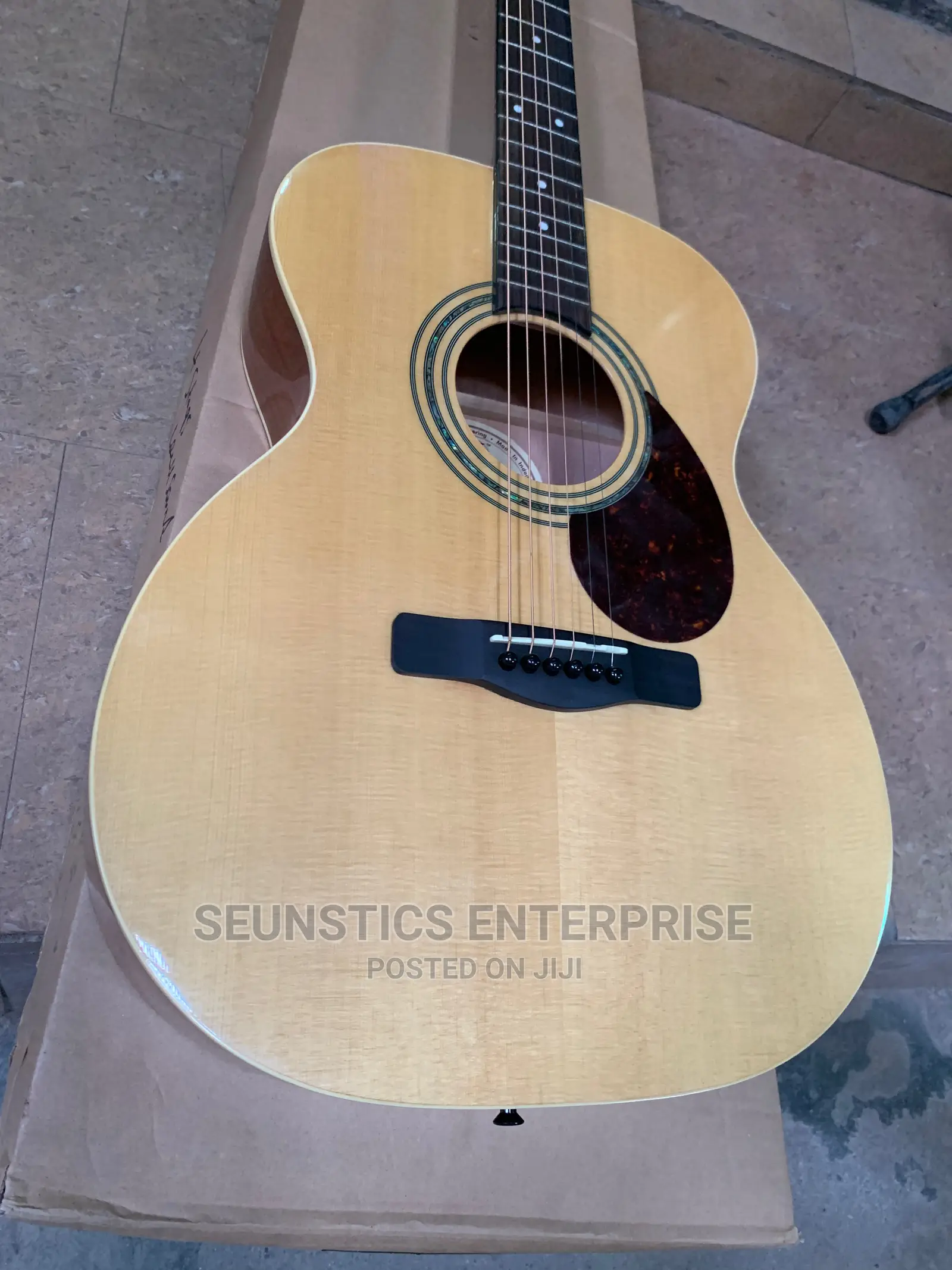 Quality Samick Greg Brennette Design Acoustic Guitar