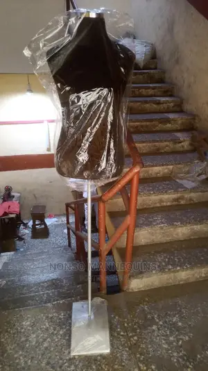 Female Dressform Stand With Metal Base