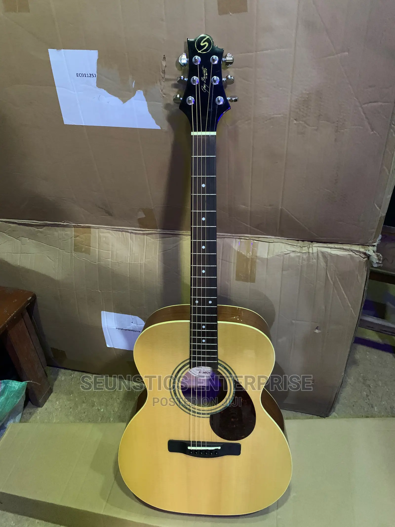 Quality Samick Greg Brennette Design Acoustic Guitar