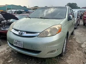 Toyota Sienna XLE 2008 Green