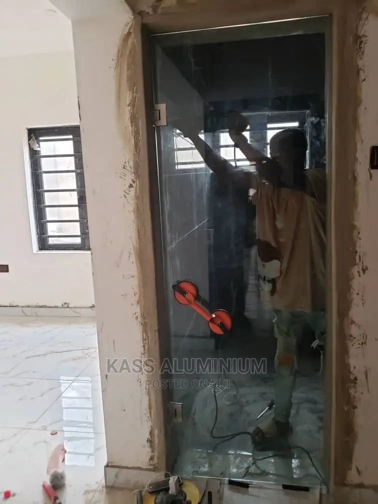 Hinge Frameless Glass Door