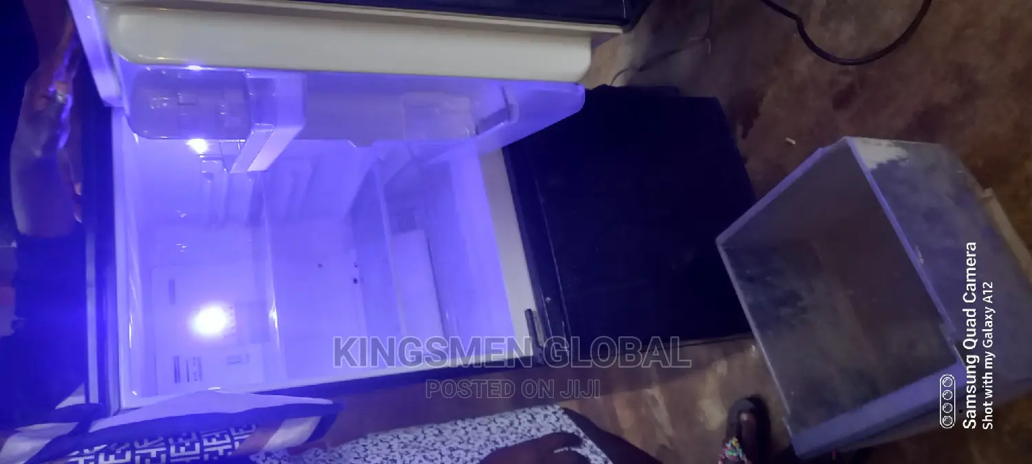 Medium Size Samsung Double Door Fridge-Freezer