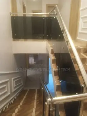 Clean Frameless Glass Work