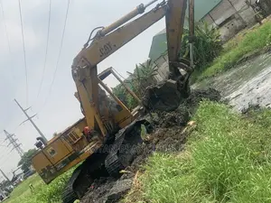 Excavator 215 for Hire