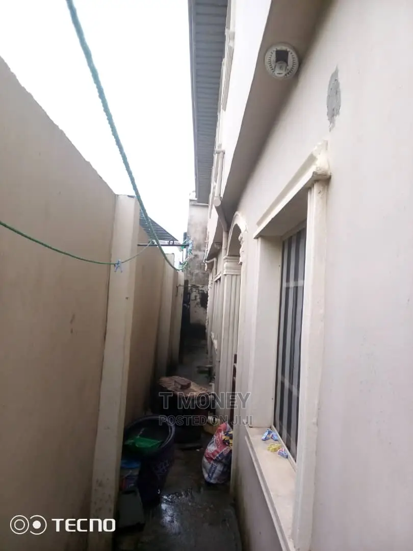 Furnished 3bdrm Apartment in Abiola Farm Estate, Ipaja for Sale