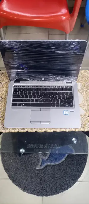 Laptop HP EliteBook 820 G3 4GB Intel Core I5 HDD 500GB