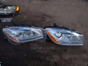 Mercedes-Benz 2014 166 Headlights