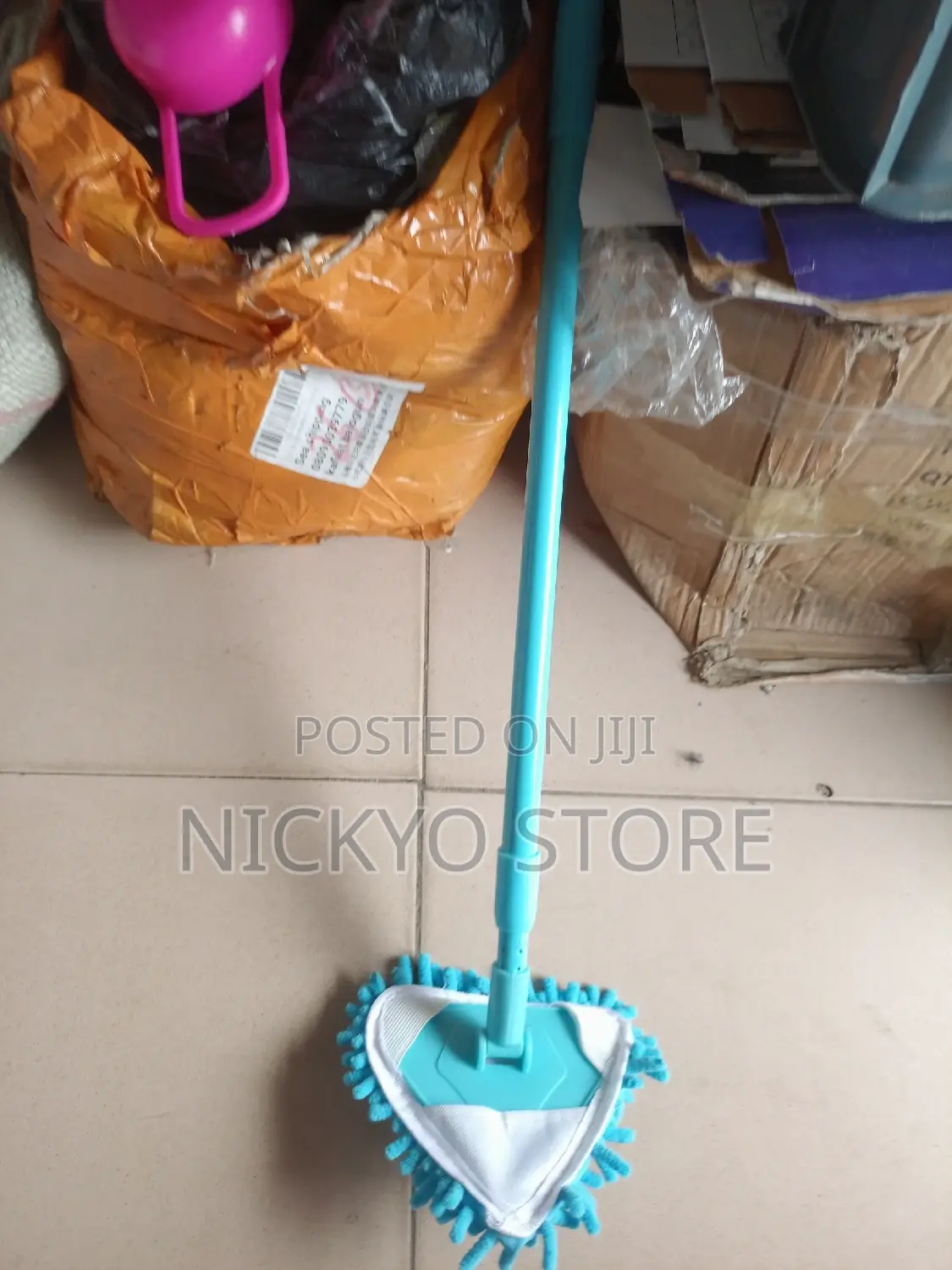 180 Degree Rotatable Adjustable Triangle Cleaning Mop Wall