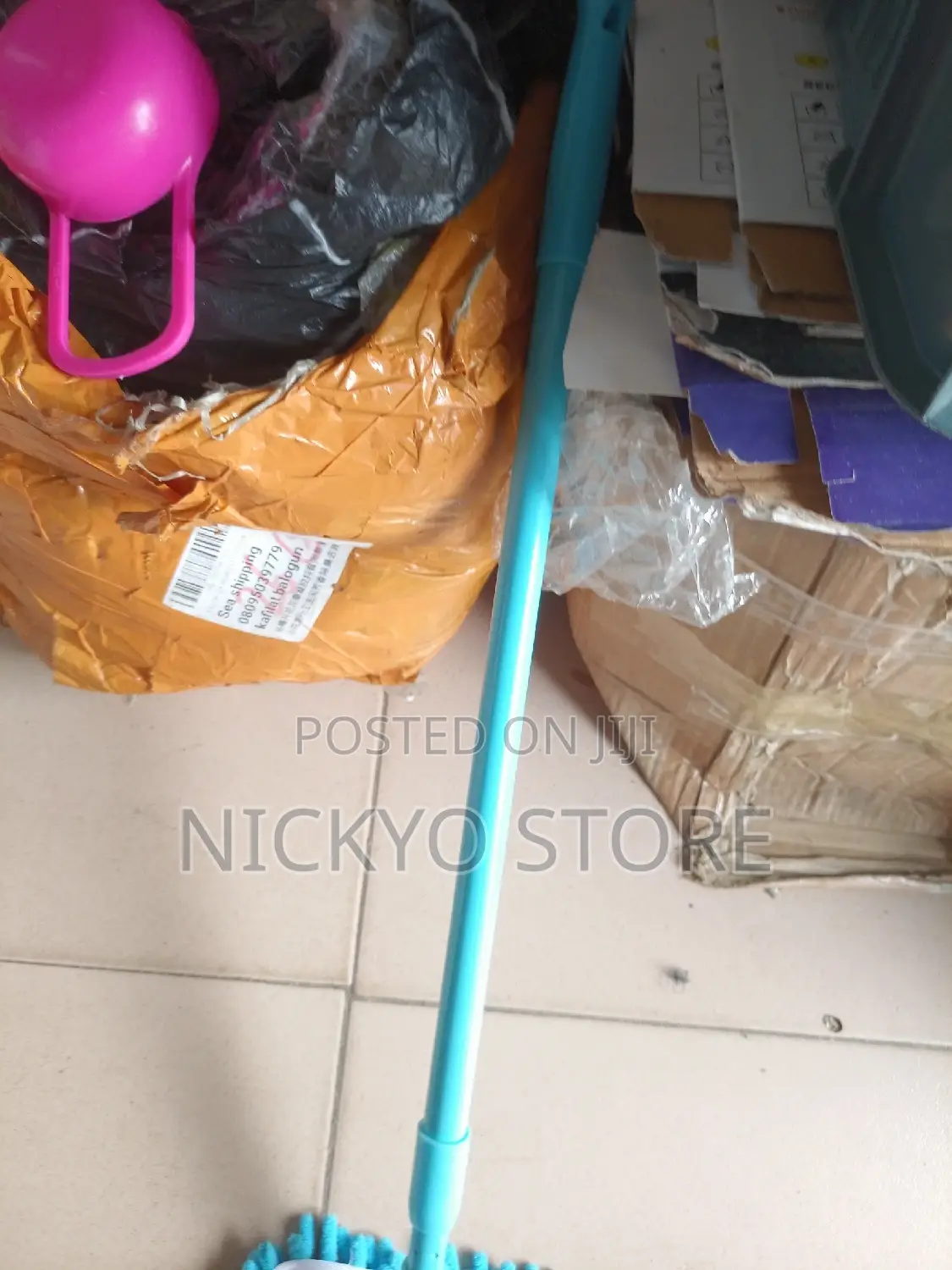 180 Degree Rotatable Adjustable Triangle Cleaning Mop Wall