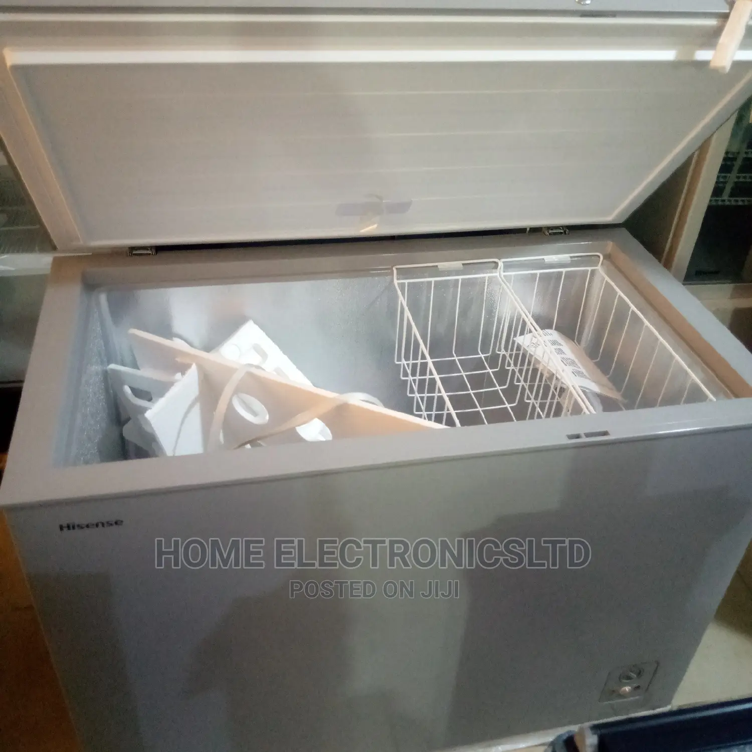 Hisense Chest Freezer 297 Liters