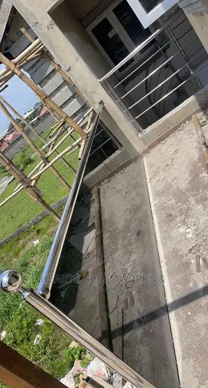 Exterior Porch-Glass Railing System.