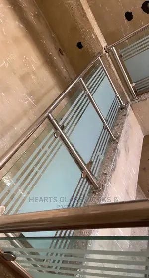 Stainless Rail With Transparent Glass.