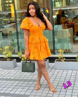 Female Cute Short Lace Gown