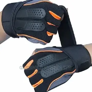 Gym and Weightlifting Gloves - Black