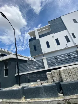 Furnished 4bdrm Duplex in Lekki Phase 1 for sale