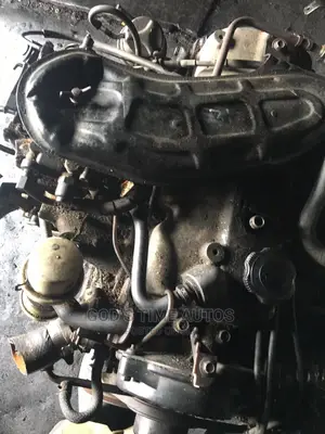 Mazda Bus E2000 Caburatour Engine
