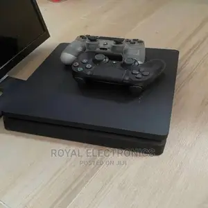 Uk Used Sony Ps4(Slim)+Fifa23, Pes23 14 Game And Controller