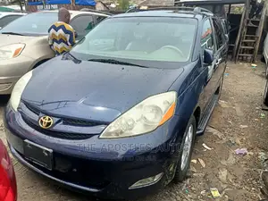 Toyota Sienna XLE FWD 2006 Blue