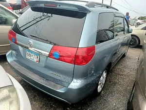 Toyota Sienna XLE Limited FWD 2006 Blue