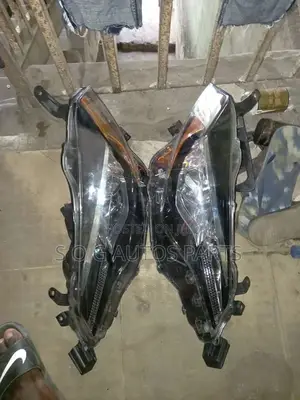 Headlamp Toyota Corolla 2018