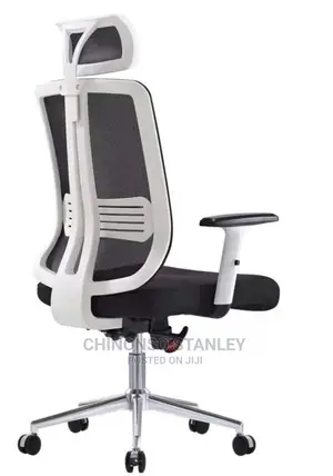 Quality Executive Swivel Arm Rest Office Chair.