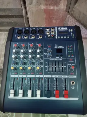 Yamaha 4channels Mixer Amplifier