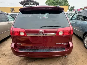 Toyota Sienna XLE Limited 4WD 2007 Brown