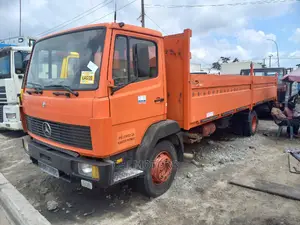 Mercedes Truck 1320 27feet