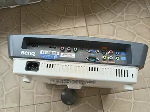 Clean Benq Projector With 2 HDMI Ports