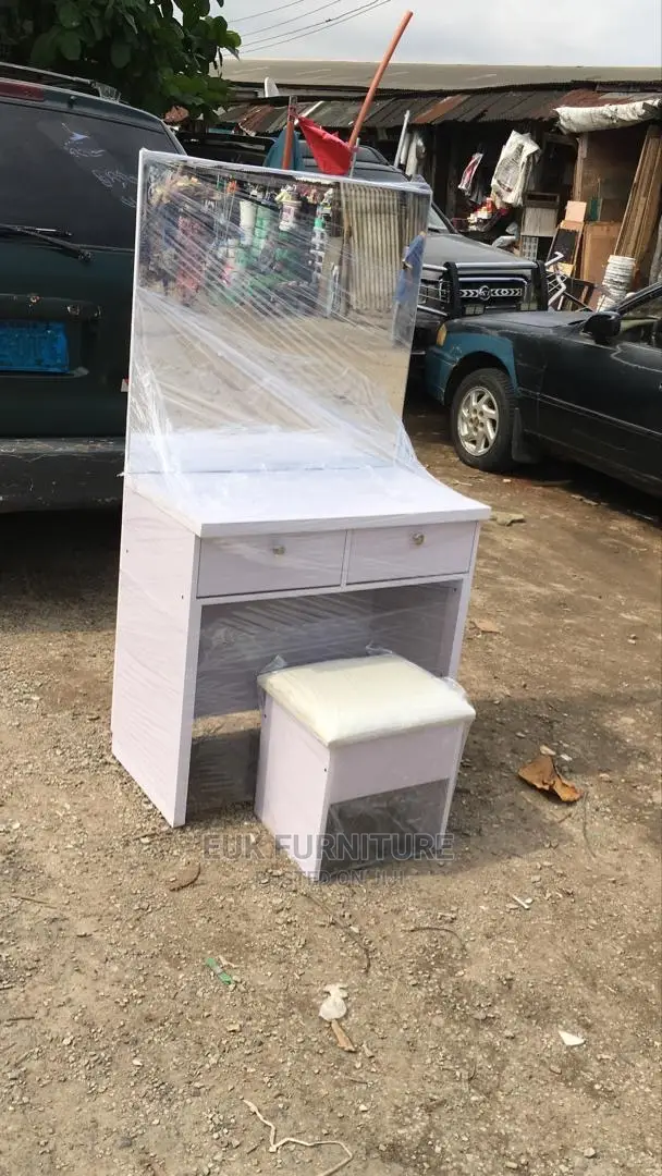 Unique Dresser Set