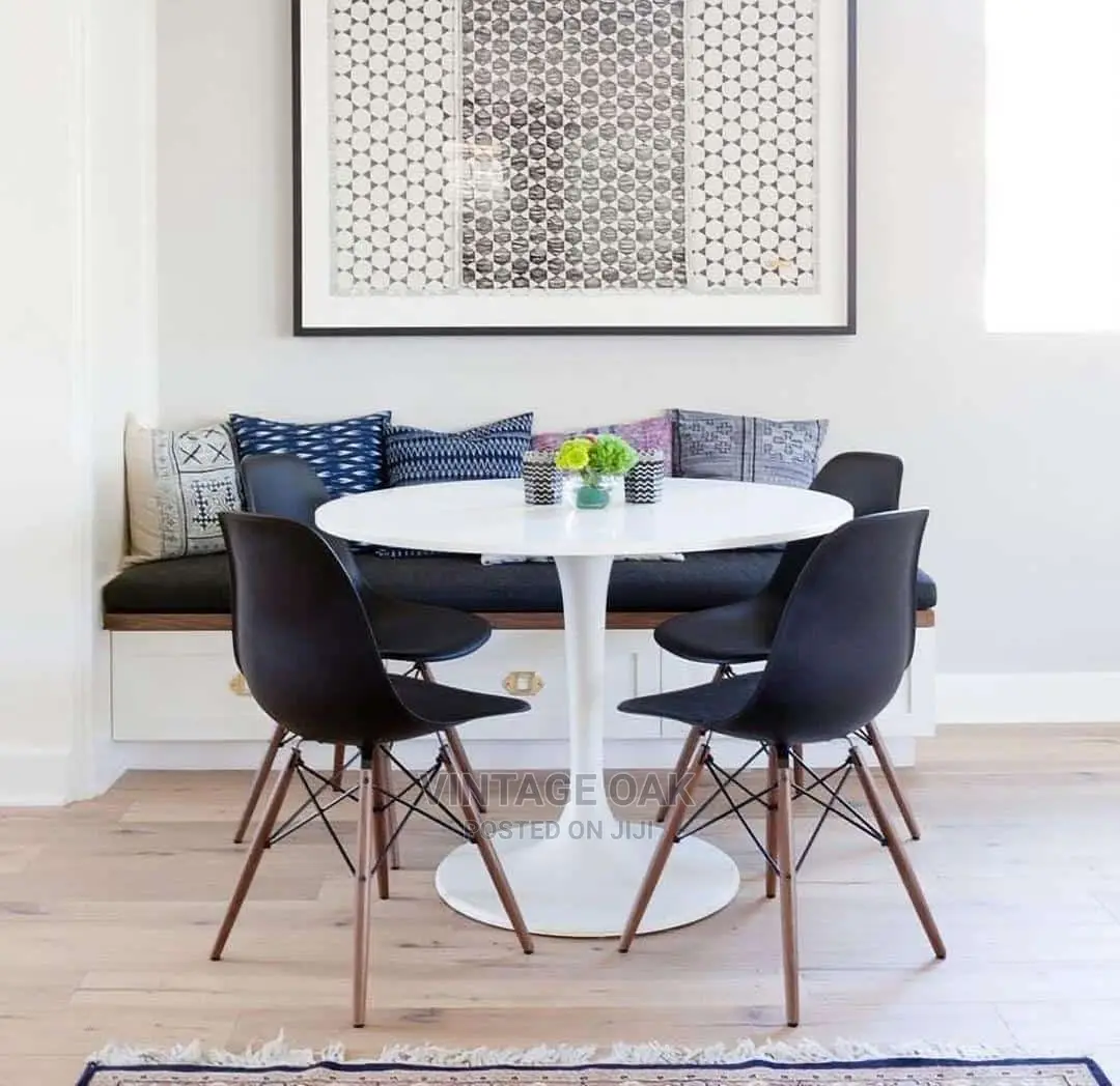 Classic Foreign Dining Table With 4 Chairs