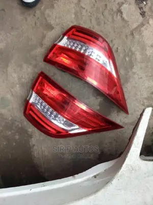 Ml350, 0/13 Rear Light Are All Available